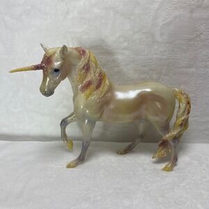 Breyer Reeves Horse Unicorn‎ Mare Pearlescent Iridescent Alida Repaired Horn
